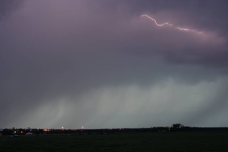 raincascade precipitation_cascade : near McCook, Nebraska, USA   16 May 2007