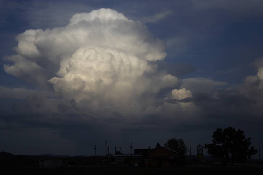 thunderstorm cumulonimbus_incus : near Sundance, Wyoming, USA   18 May 2007