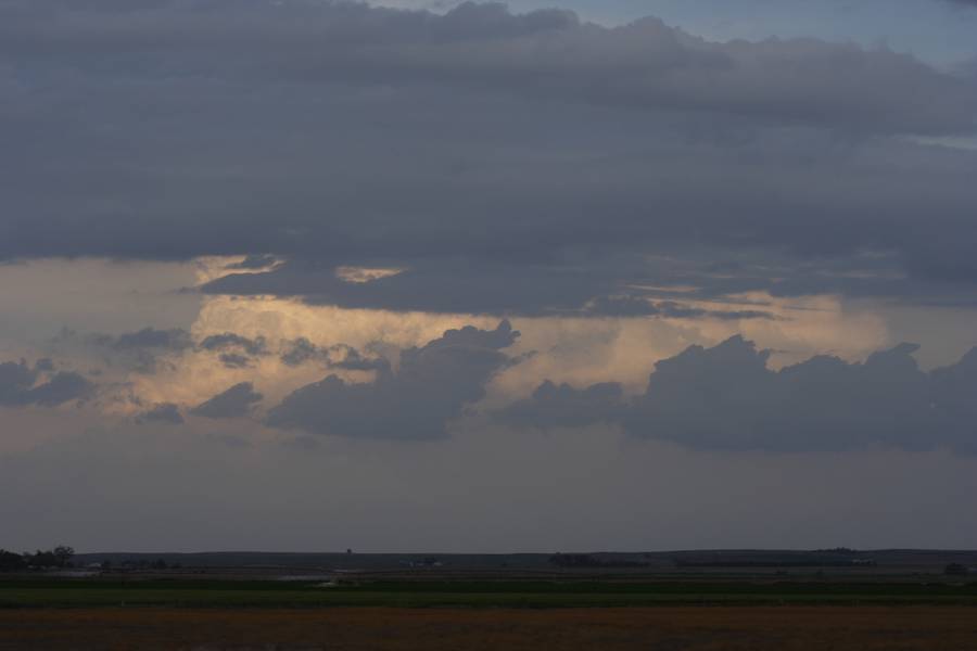 thunderstorm cumulonimbus_calvus : E of Sidney, Nebraska, USA   21 May 2007