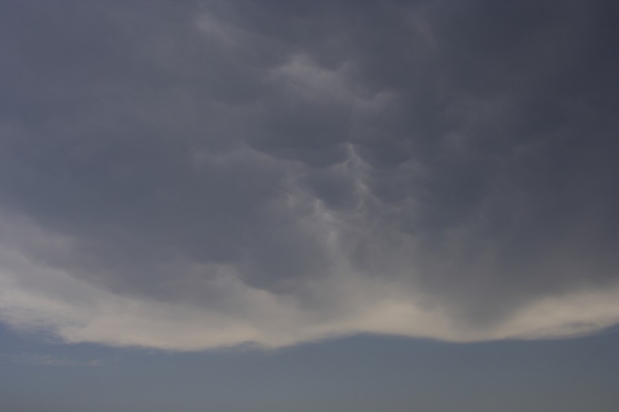 anvil thunderstorm_anvils : W of WaKeeney, Kansas, USA   22 May 2007