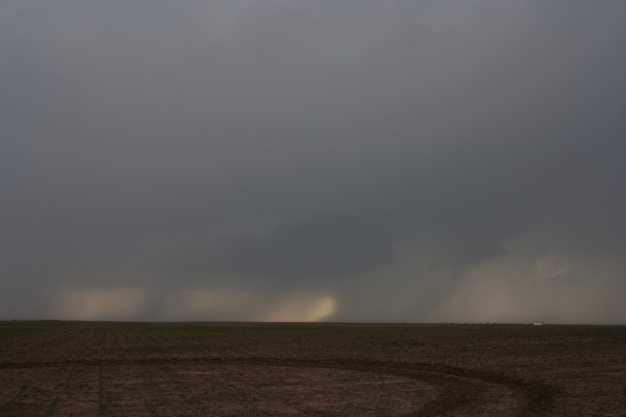 cumulonimbus supercell_thunderstorm : W of WaKeeney, Kansas, USA   22 May 2007