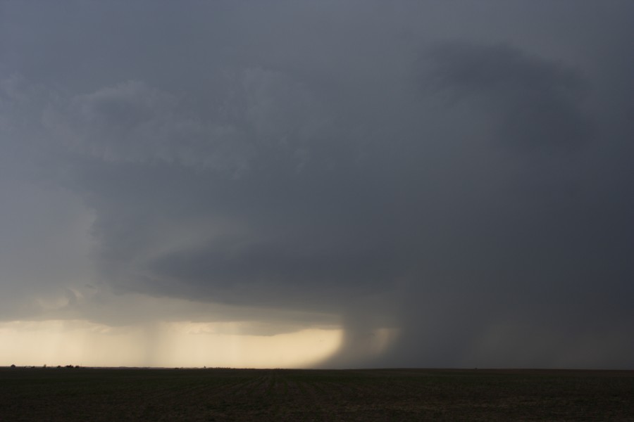 cumulonimbus thunderstorm_base : W of WaKeeney, Kansas, USA   22 May 2007