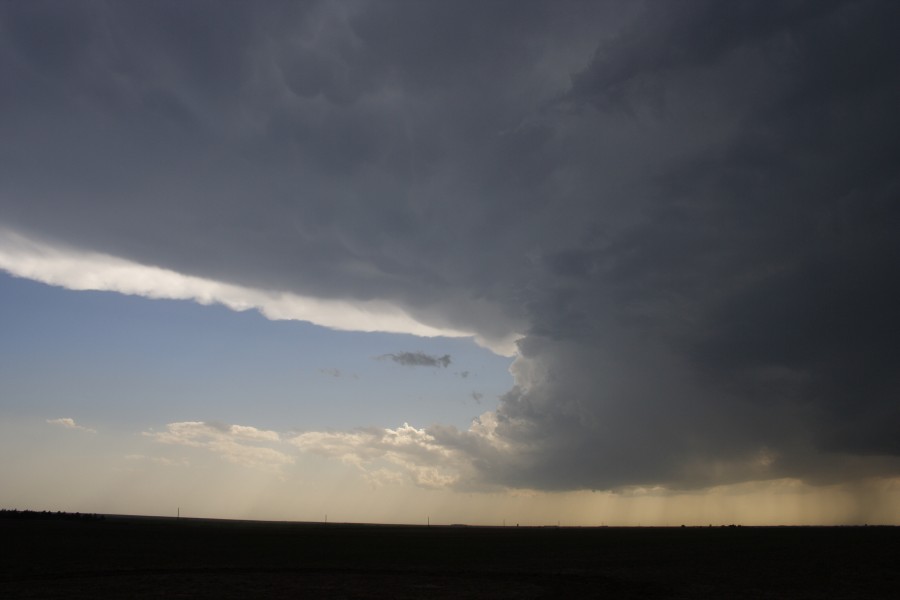 mammatus mammatus_cloud : W of WaKeeney, Kansas, USA   22 May 2007