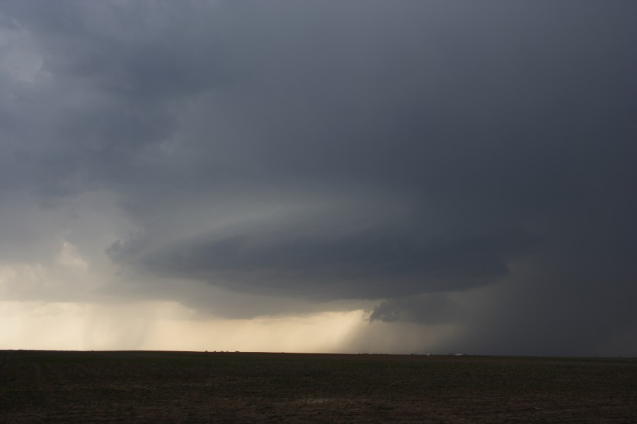 wallcloud thunderstorm_wall_cloud : W of WaKeeney, Kansas, USA   22 May 2007