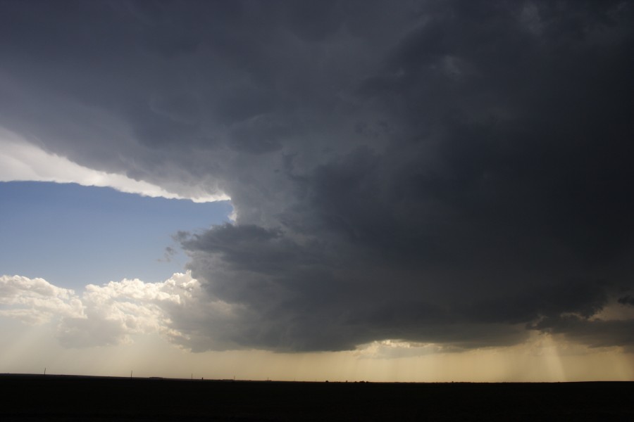 cumulonimbus supercell_thunderstorm : W of WaKeeney, Kansas, USA   22 May 2007