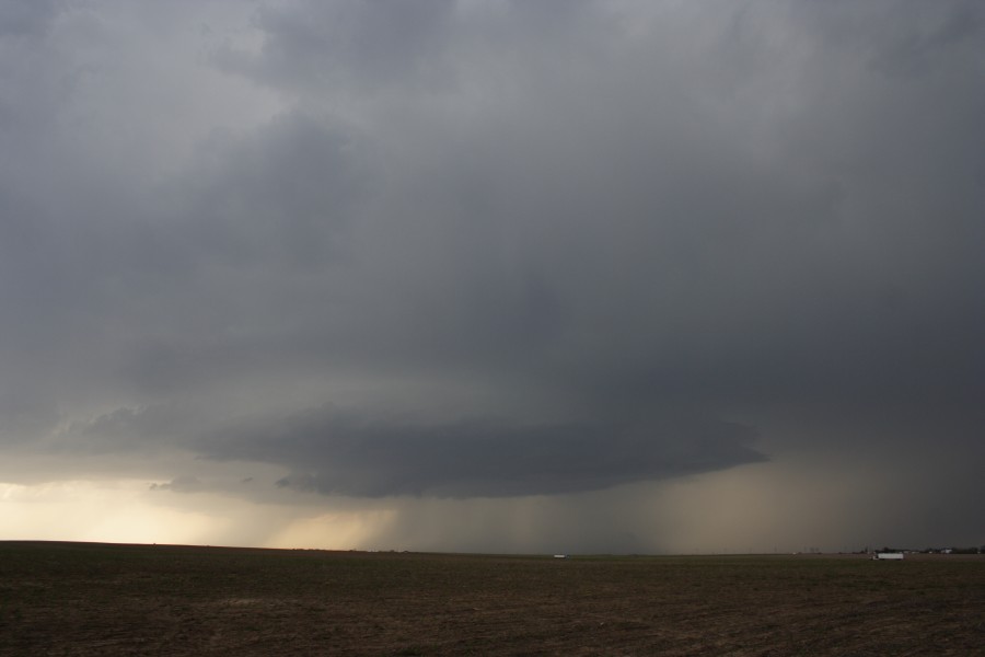 wallcloud thunderstorm_wall_cloud : W of WaKeeney, Kansas, USA   22 May 2007