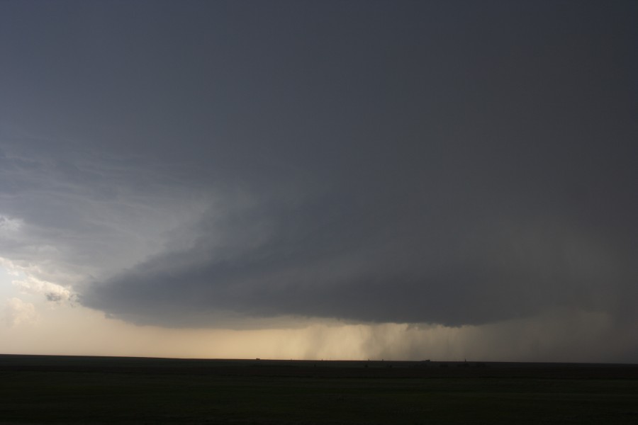 cumulonimbus supercell_thunderstorm : E of St Peters, Kansas, USA   22 May 2007