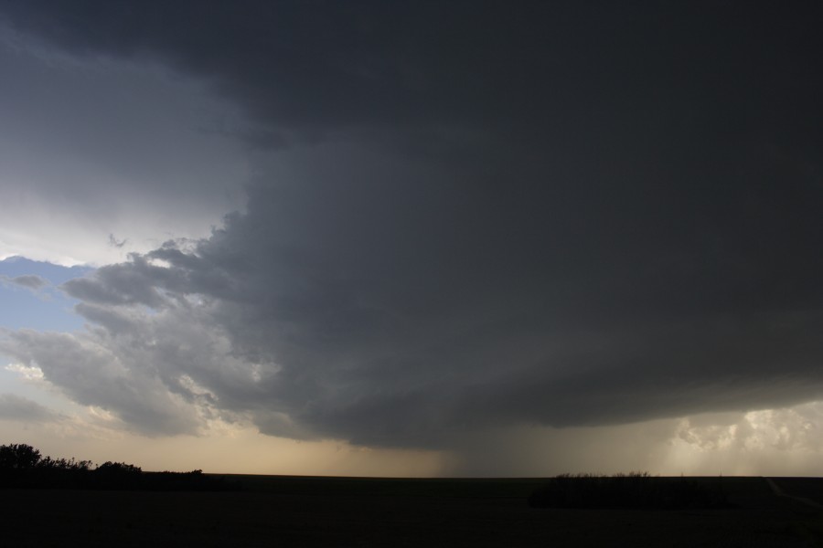 cumulonimbus thunderstorm_base : E of St Peters, Kansas, USA   22 May 2007