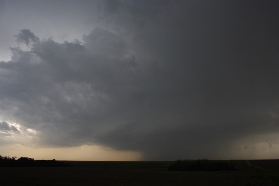 cumulonimbus thunderstorm_base : E of St Peters, Kansas, USA   22 May 2007