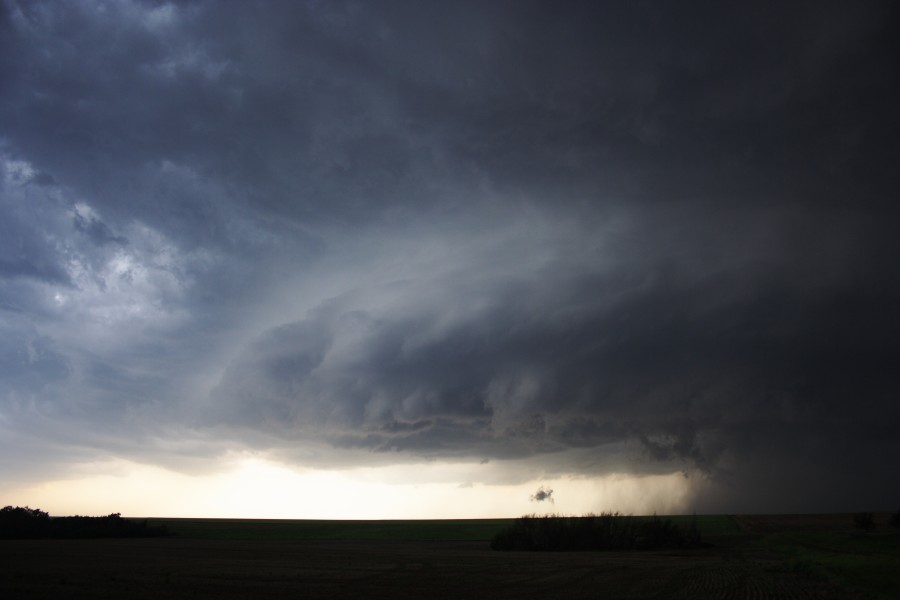 cumulonimbus thunderstorm_base : E of St Peters, Kansas, USA   22 May 2007