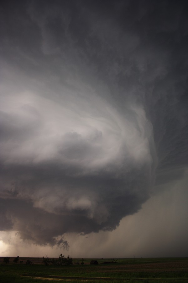 wallcloud thunderstorm_wall_cloud : E of St Peters, Kansas, USA   22 May 2007