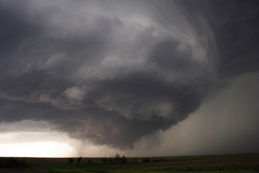 cumulonimbus thunderstorm_base : E of St Peters, Kansas, USA   22 May 2007