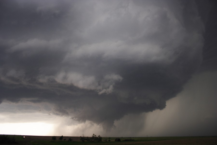 wallcloud thunderstorm_wall_cloud : E of St Peters, Kansas, USA   22 May 2007