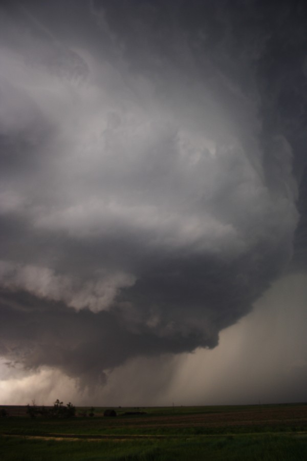 tornadoes funnel_tornado_waterspout : E of St Peters, Kansas, USA   22 May 2007