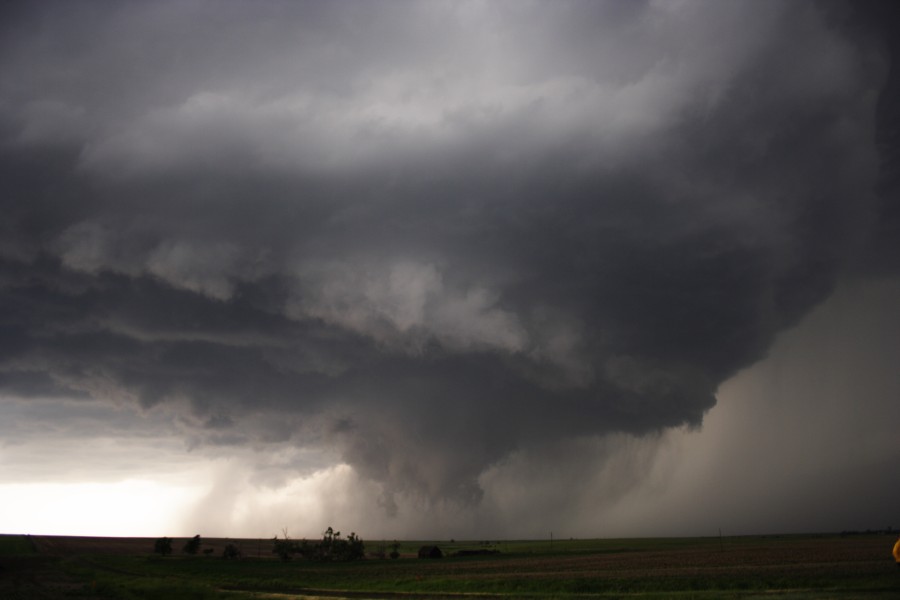 wallcloud thunderstorm_wall_cloud : E of St Peters, Kansas, USA   22 May 2007