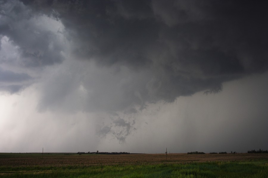 cumulonimbus supercell_thunderstorm : E of St Peters, Kansas, USA   22 May 2007