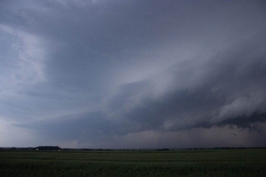 shelfcloud shelf_cloud : N of Ogallah, Kansas, USA   22 May 2007