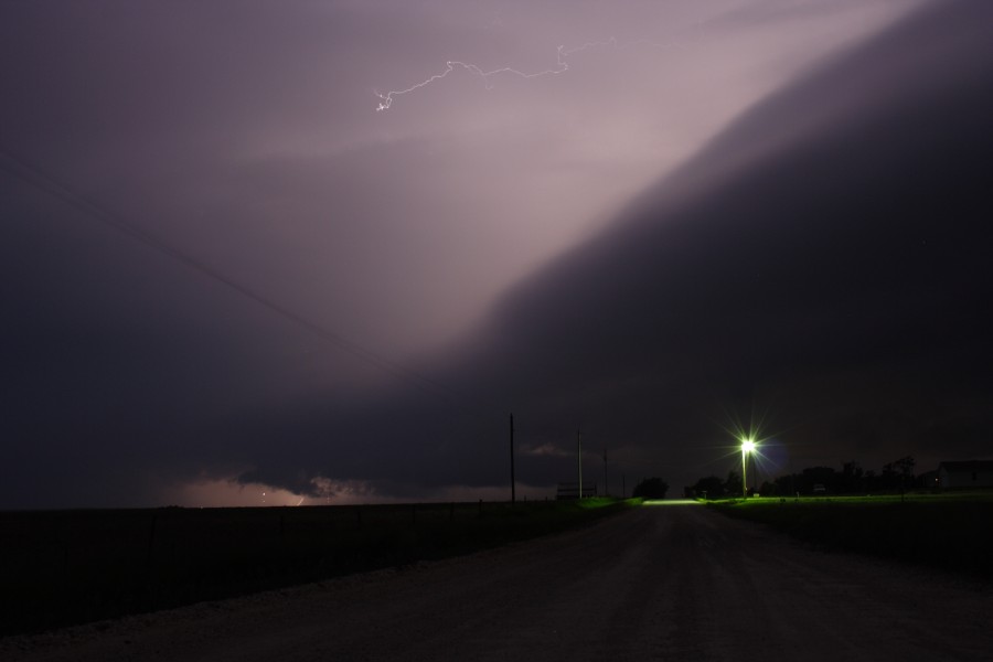 shelfcloud shelf_cloud : near Ellis, Kansas, USA   22 May 2007