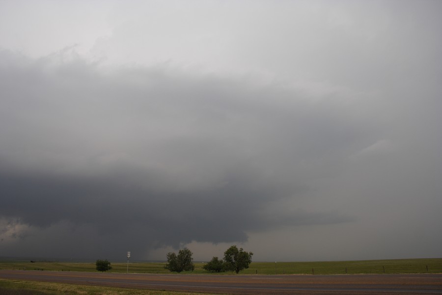 tornadoes funnel_tornado_waterspout : SE of Perryton, Texas, USA   23 May 2007