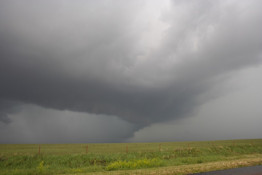 cumulonimbus supercell_thunderstorm : SE of Perryton, Texas, USA   23 May 2007