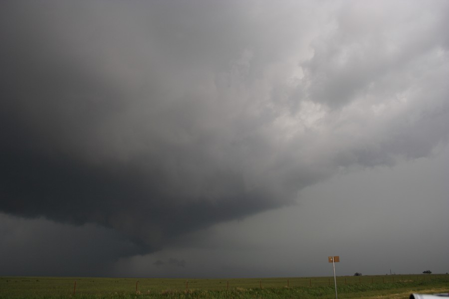 cumulonimbus supercell_thunderstorm : SE of Perryton, Texas, USA   23 May 2007