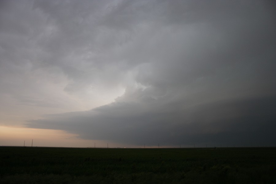 inflowband thunderstorm_inflow_band : S of Darrouzett, Texas, USA   23 May 2007