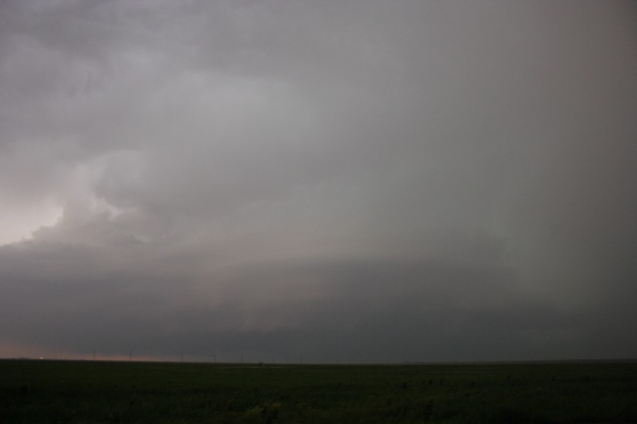 inflowband thunderstorm_inflow_band : S of Darrouzett, Texas, USA   23 May 2007