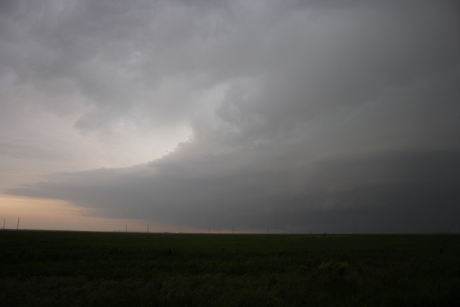 cumulonimbus thunderstorm_base : S of Darrouzett, Texas, USA   23 May 2007