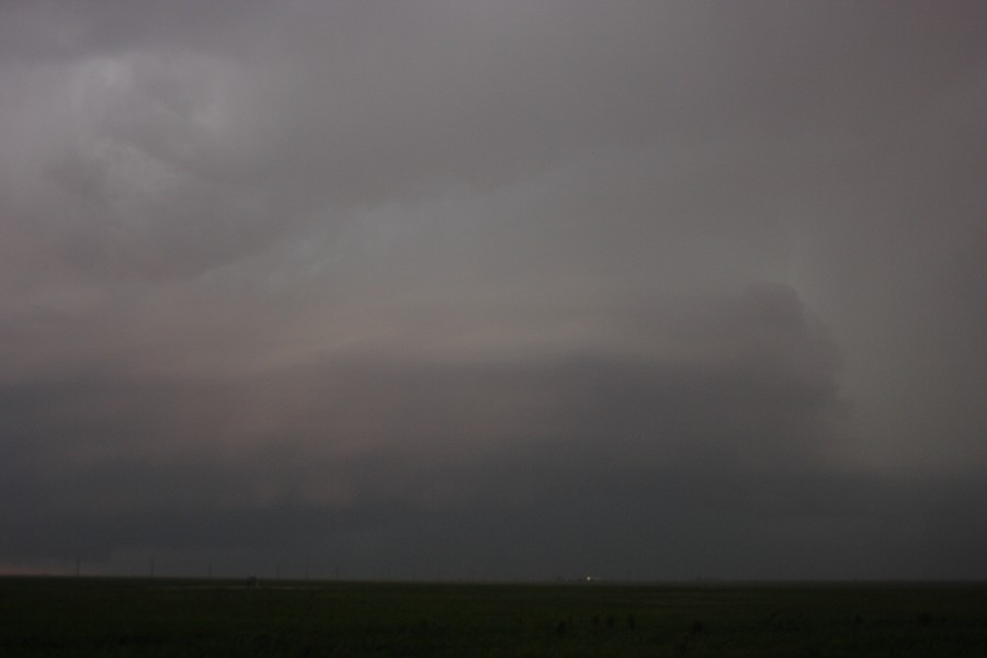 inflowband thunderstorm_inflow_band : S of Darrouzett, Texas, USA   23 May 2007