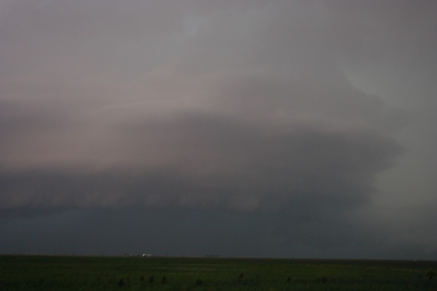 wallcloud thunderstorm_wall_cloud : S of Darrouzett, Texas, USA   23 May 2007