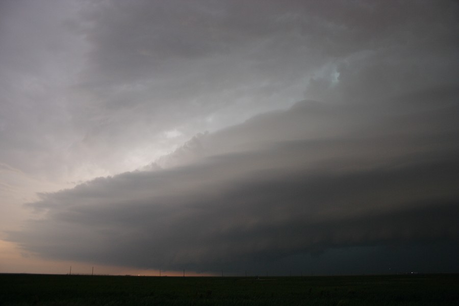 cumulonimbus thunderstorm_base : S of Darrouzett, Texas, USA   23 May 2007