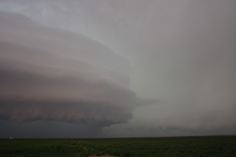 cumulonimbus thunderstorm_base : S of Darrouzett, Texas, USA   23 May 2007