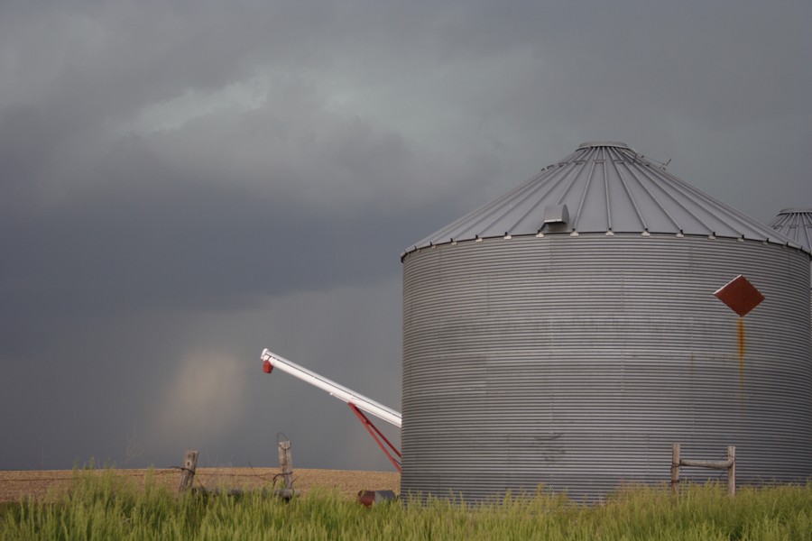 cumulonimbus thunderstorm_base : N of Benkelman, USA   27 May 2007