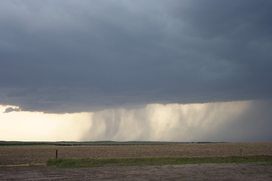 cumulonimbus thunderstorm_base : N of Benkelman, USA   27 May 2007