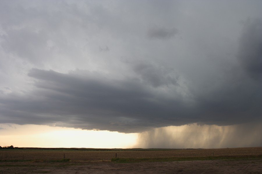 cumulonimbus thunderstorm_base : N of Benkelman, USA   27 May 2007