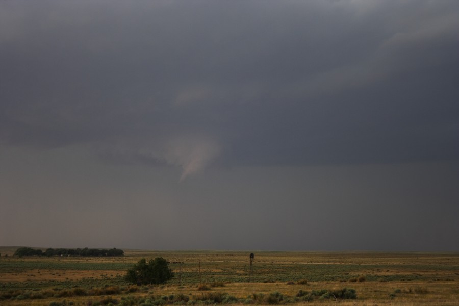 tornadoes funnel_tornado_waterspout : ESE of Campo, Colorado, USA   31 May 2007