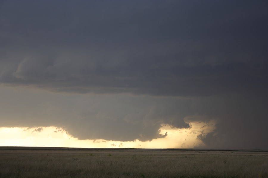 cumulonimbus supercell_thunderstorm : E of Keyes, Oklahoma, USA   31 May 2007