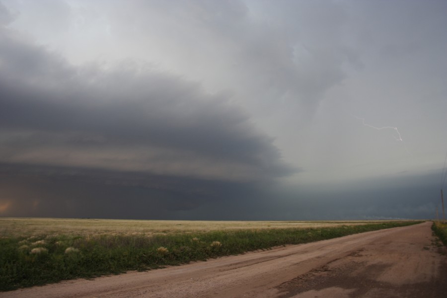 cumulonimbus thunderstorm_base : E of Keyes, Oklahoma, USA   31 May 2007