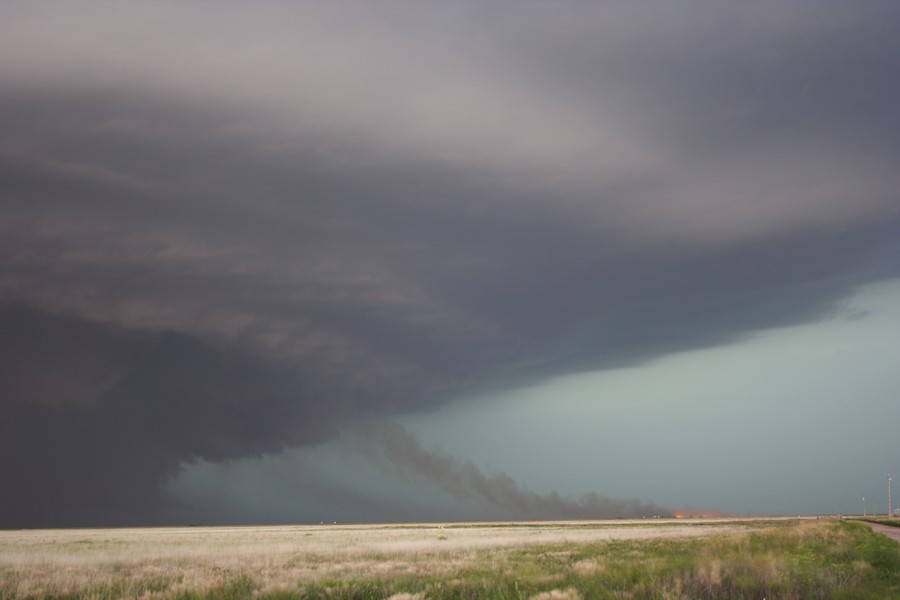 cumulonimbus thunderstorm_base : E of Keyes, Oklahoma, USA   31 May 2007