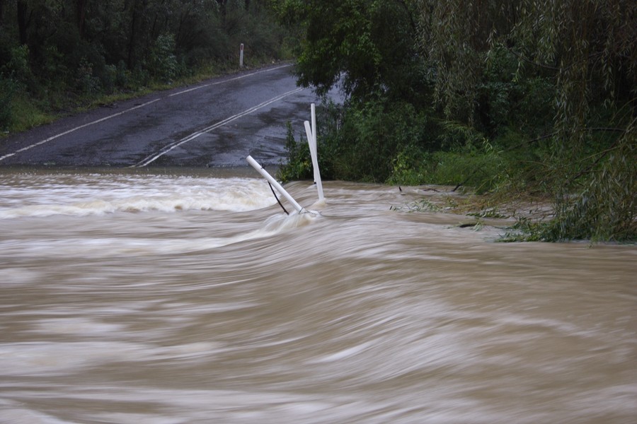 flashflooding flood_pictures : Landillo, NSW   9 June 2007