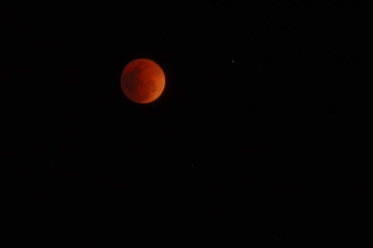 halosundog halo_sundog_crepuscular_rays : Lunar Eclipse from McLeans Ridges   28 August 2007