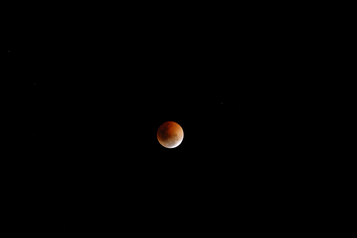 halosundog halo_sundog_crepuscular_rays : Lunar Eclipse from McLeans Ridges   28 August 2007