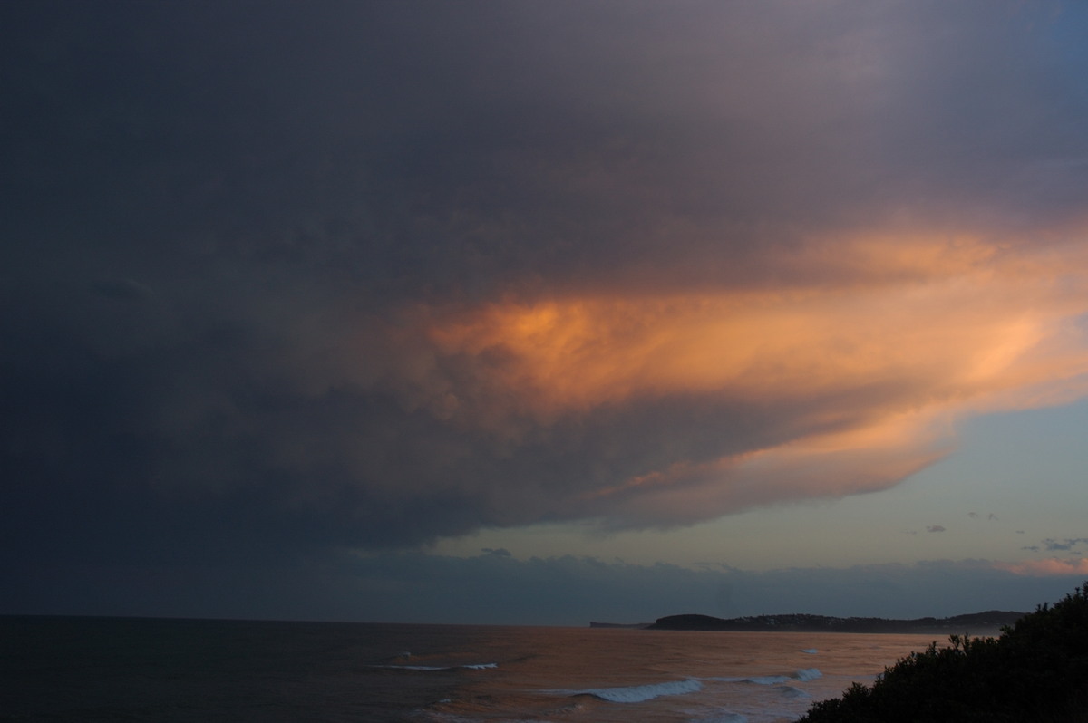 anvil thunderstorm_anvils : Lake Cathie, NSW   14 September 2007