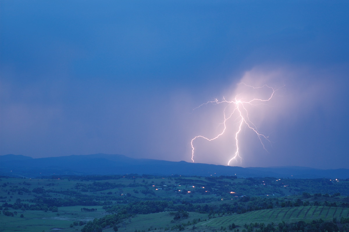 lightning lightning_bolts : McLeans Ridges, NSW   7 October 2007