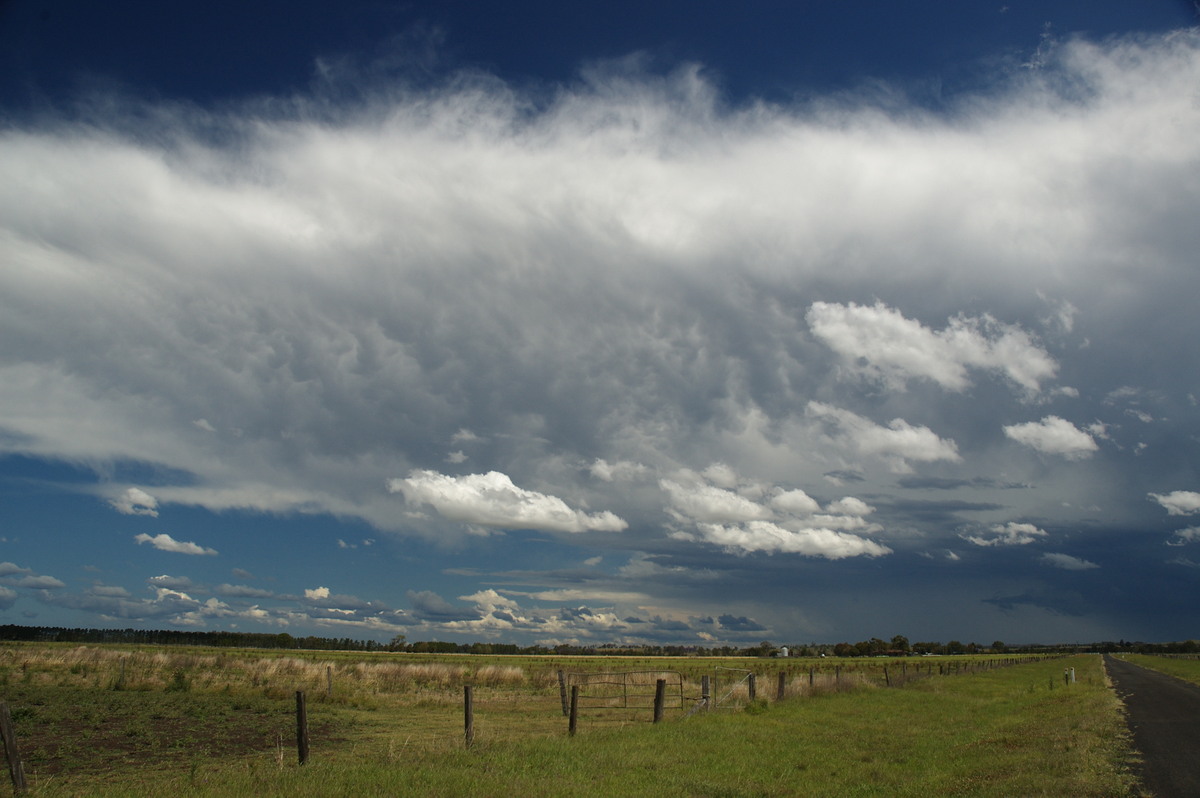 anvil thunderstorm_anvils : N of Casino, NSW   26 October 2007