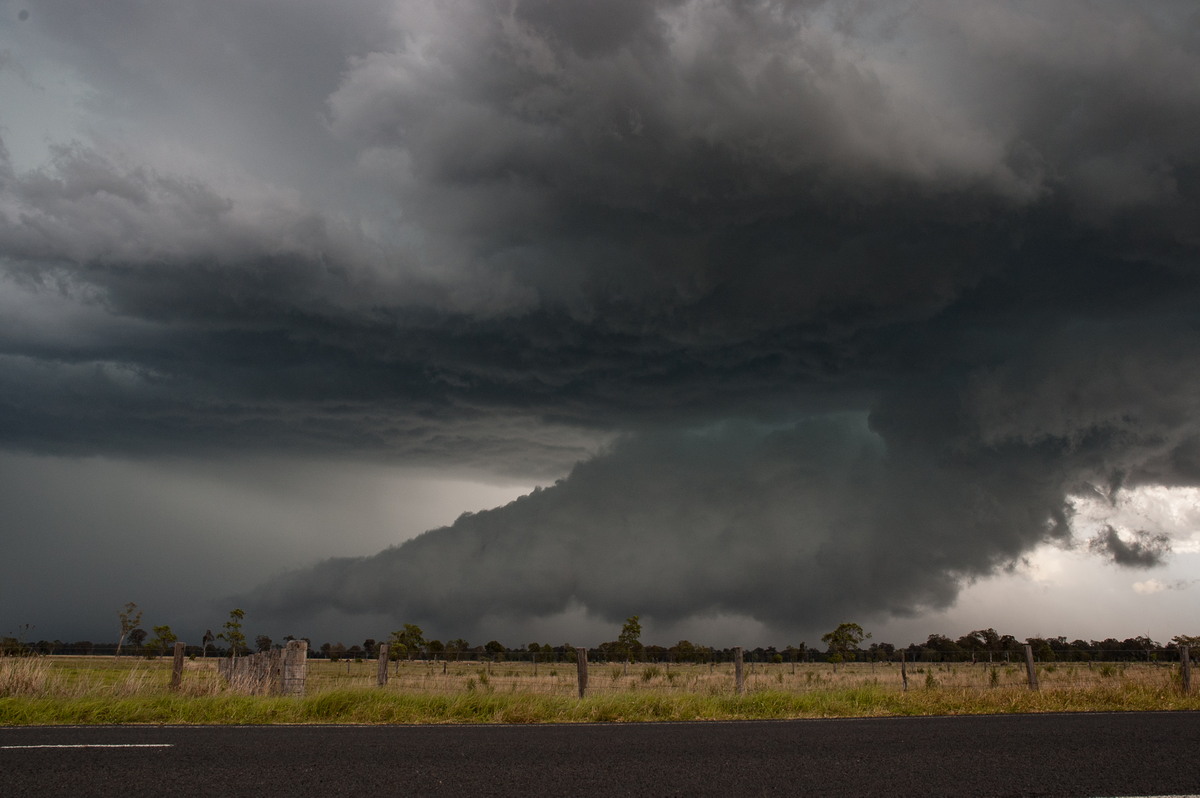 wallcloud thunderstorm_wall_cloud : E of Casino, NSW   26 October 2007