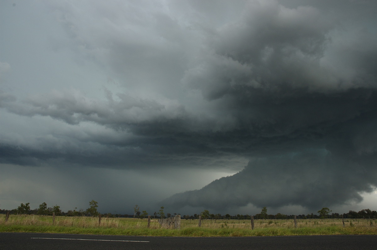 cumulonimbus supercell_thunderstorm : E of Casino, NSW   26 October 2007