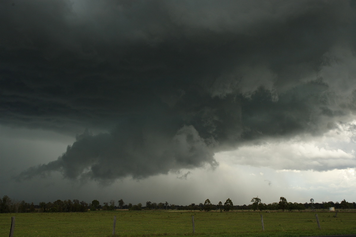 wallcloud thunderstorm_wall_cloud : E of Casino, NSW   26 October 2007