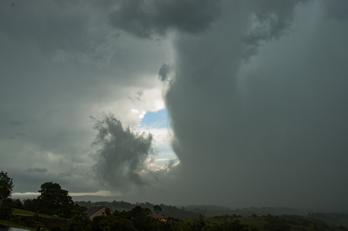 cumulonimbus supercell_thunderstorm : McLeans Ridges, NSW   26 October 2007