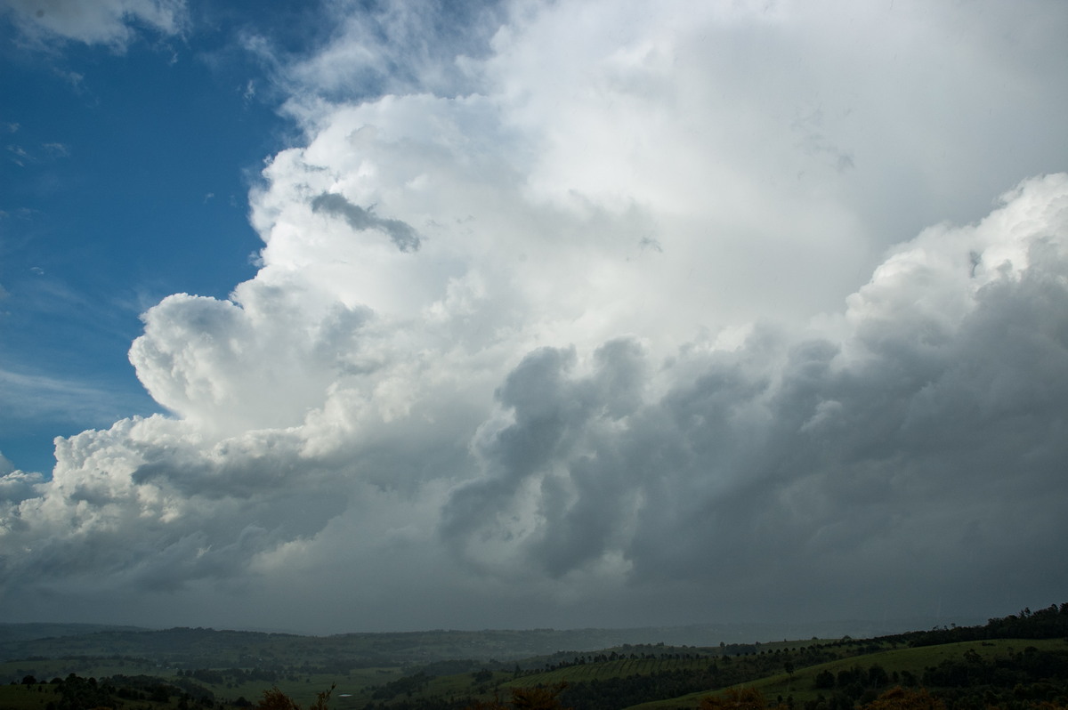 thunderstorm cumulonimbus_incus : McLeans Ridges, NSW   26 October 2007